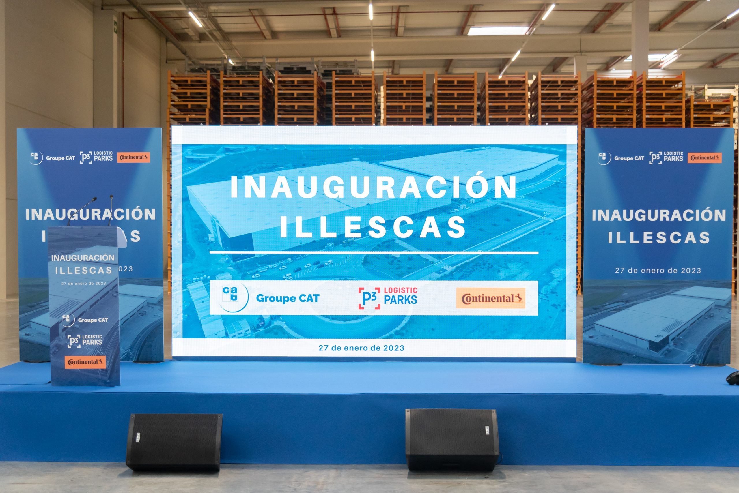 escenario de la inauguración de nave logística en Illescas organizada por Groupe CAT, P3 Logistic Parks y Continental el 27 de enero de 2023